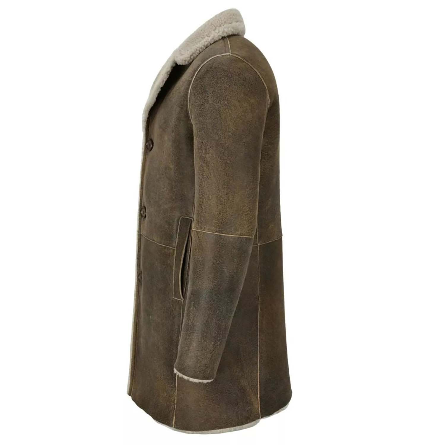 Close-up detail of the sheepskin leather coat for men
